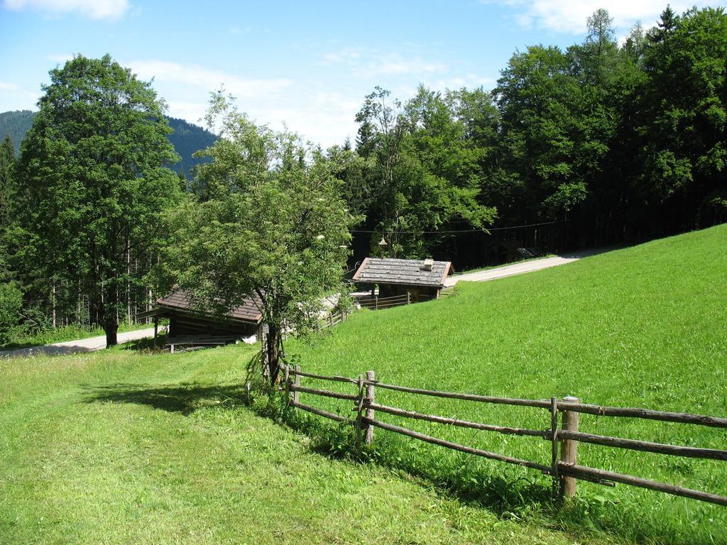 Almbruennerl Die Almhuette Auf Der Raffner Alm Рупольдінг Номер фото